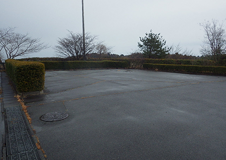 施工前：楢葉町デイサービスセンターやまゆり荘駐車場舗装改修工事