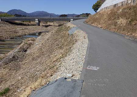 施工前：河川海岸維持管理工事（河道掘削）